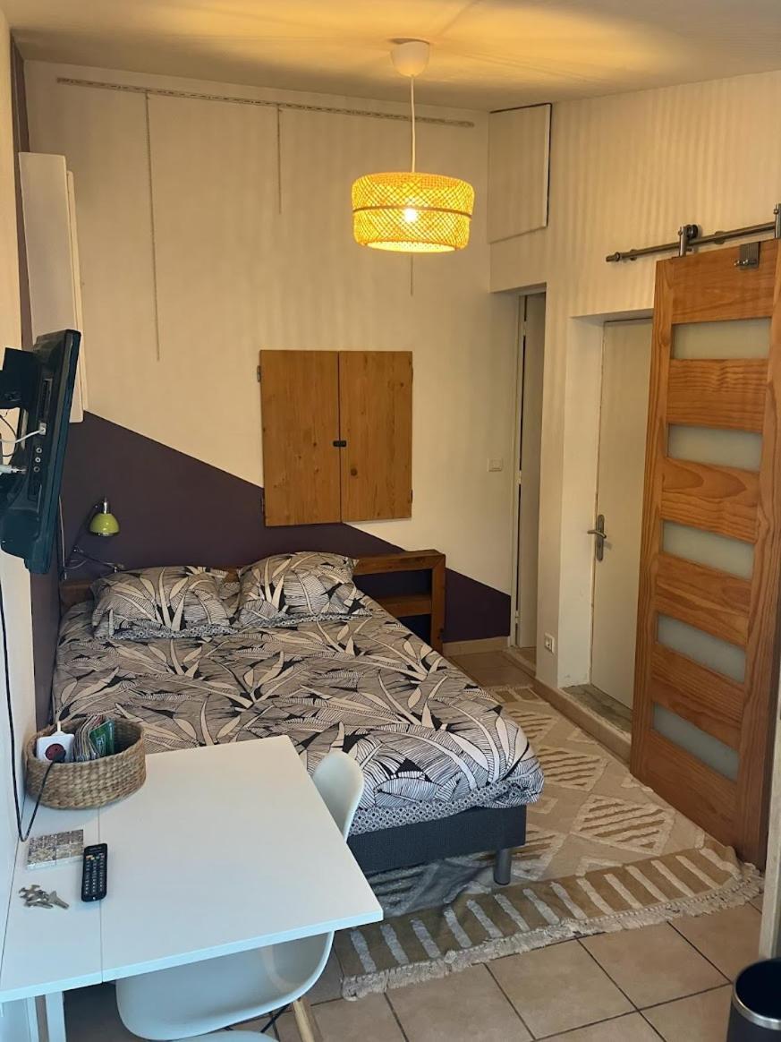 Le Nid Castries - Charmant logement complet et équipé Centre Castries proche Montpellier Extérieur photo